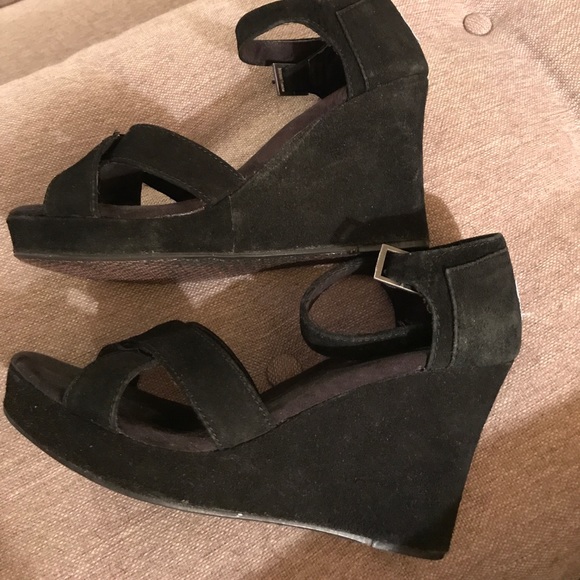 Toms Suede Strappy Wedge - Picture 4 of 8